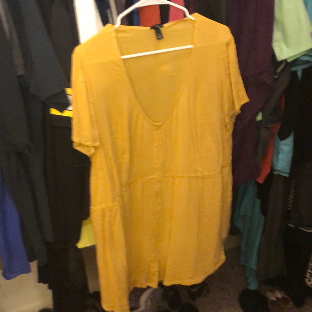 Size 1 yellow blouse from torrid
